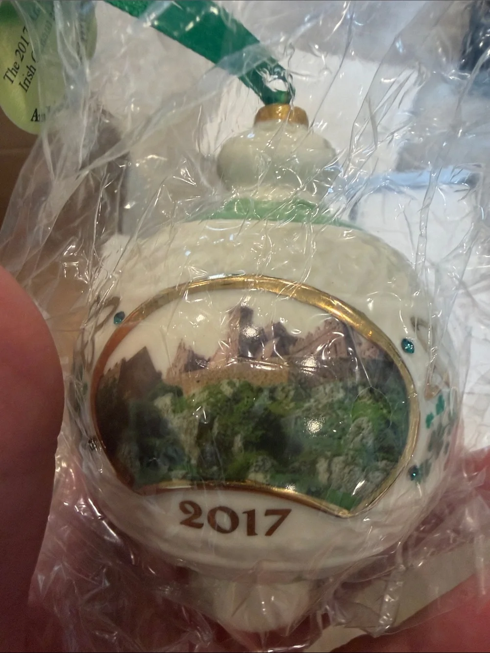 New Danbury Mint 2017 Gold and Green Holiday Ornament - Annual Edition